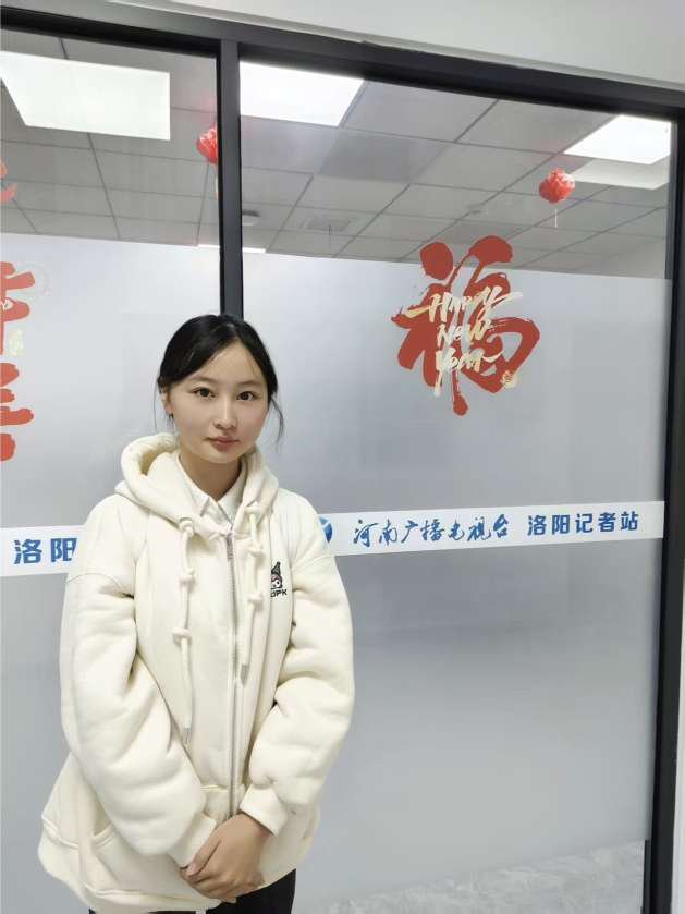 河南广播电视台洛阳记者站实习留影