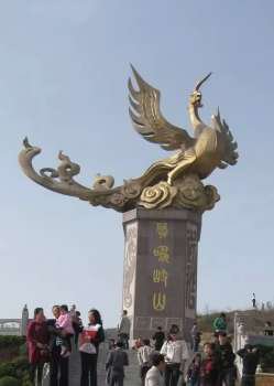 周原“凤鸣岐山”雕塑岐山周公汉白玉塑像
摄影:乔仁卯